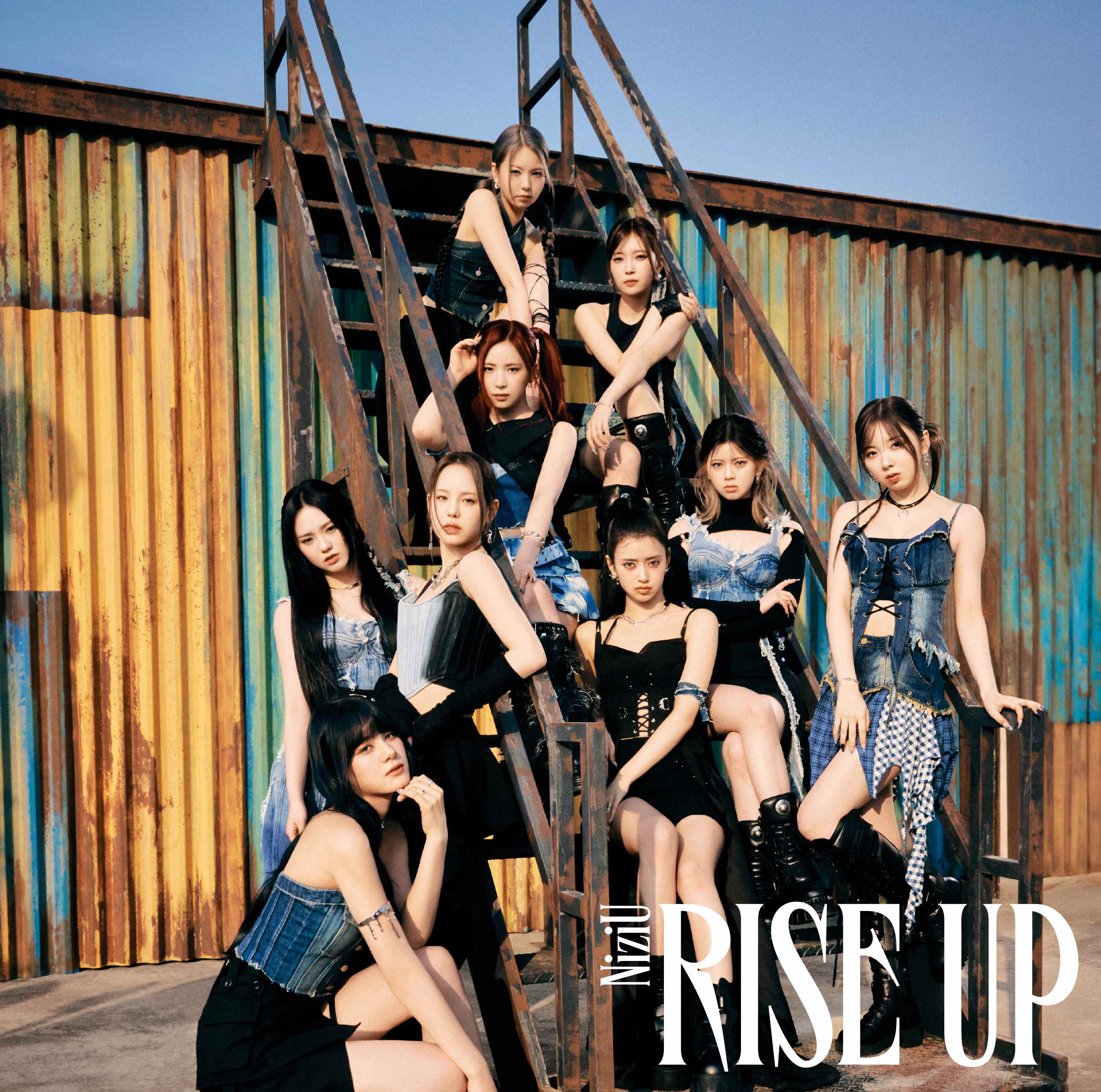 NiziU、1st EP『RISE UP』のジャケット写真＆収録曲が公開！話題沸騰の